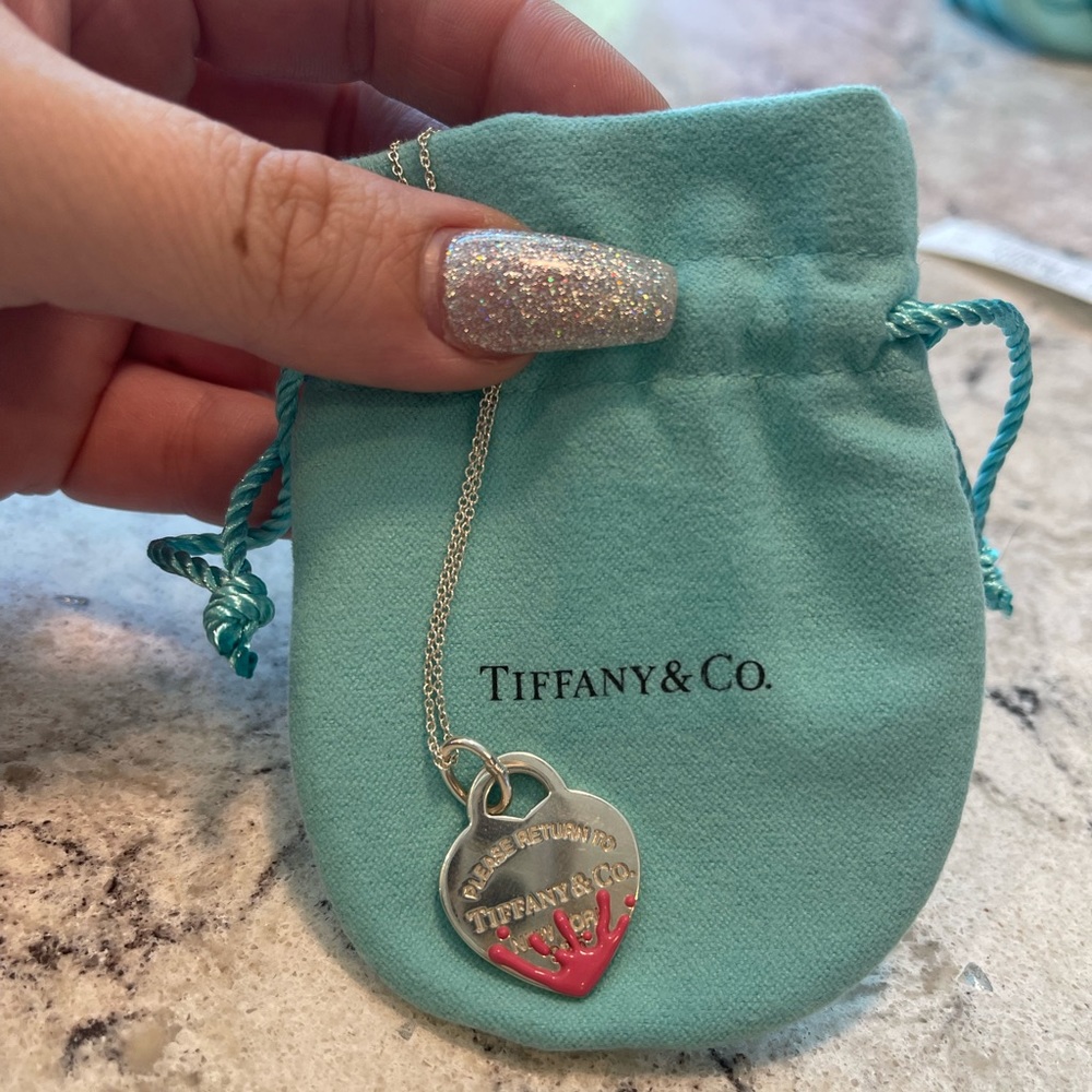 Discontinued Tiffany & Co Return to Heart Splash Pink Necklace with Pendant.